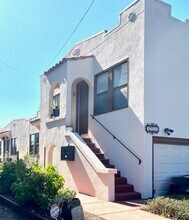 5715 Genoa St, Unit 3 in Oakland, CA - Building Photo - Building Photo