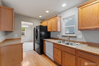 1103 134th St SW in Everett, WA - Building Photo - Building Photo