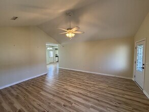 472 Jester St in Cowarts, AL - Foto de edificio - Building Photo