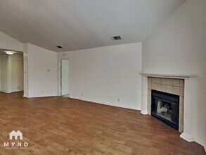 1107 Peach Tree Cove in Round Rock, TX - Foto de edificio - Building Photo