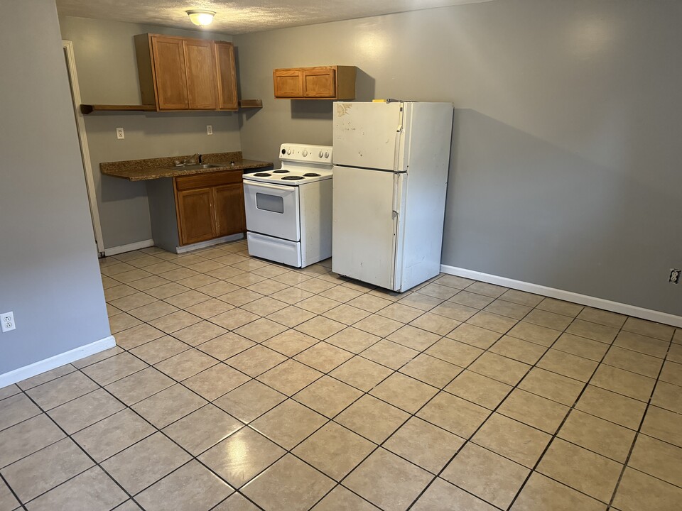 409 Clayton St in Rivesville, WV - Building Photo