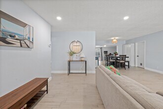 16 Ridgewood Cir in Jupiter, FL - Building Photo - Building Photo