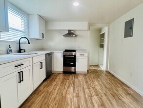 4035 Garden Ave in Los Angeles, CA - Building Photo - Building Photo