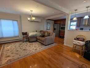 147 Grove St in Stamford, CT - Building Photo - Building Photo