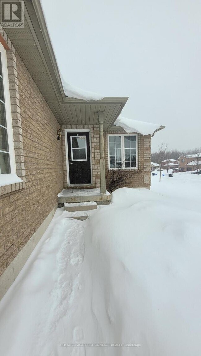 82 Shalom Way in Barrie, ON - Building Photo - Building Photo