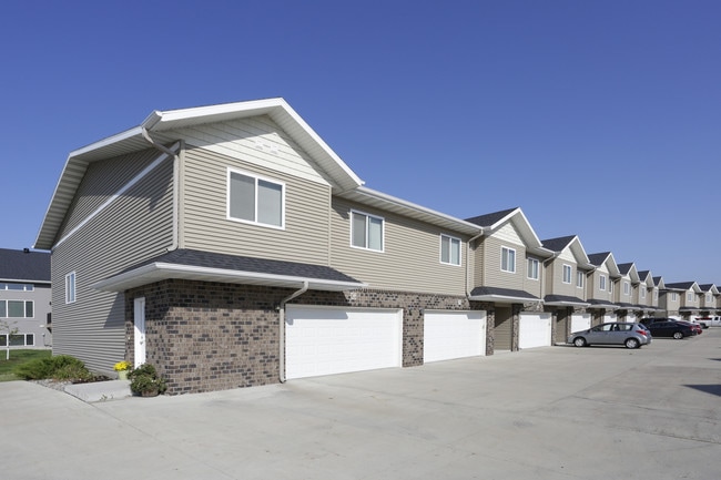 Town Square Townhomes in Fargo, ND - Building Photo - Building Photo