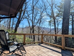 306 Mountain Meadows Rd in Franklin, NC - Building Photo - Building Photo
