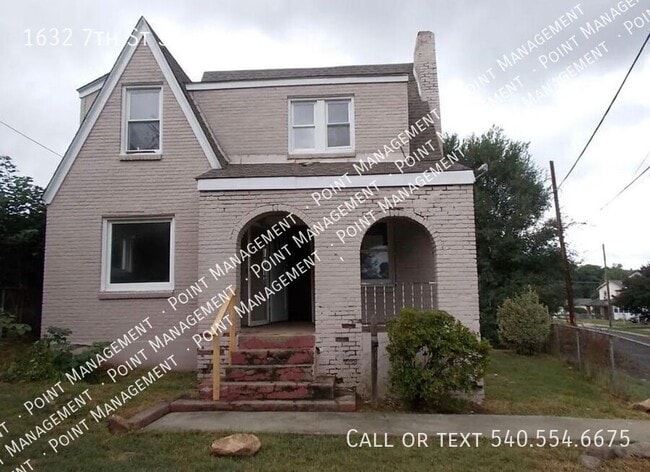 property at 1632 7th St SE