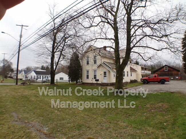 870 S Main St in Amherst, OH - Building Photo - Building Photo