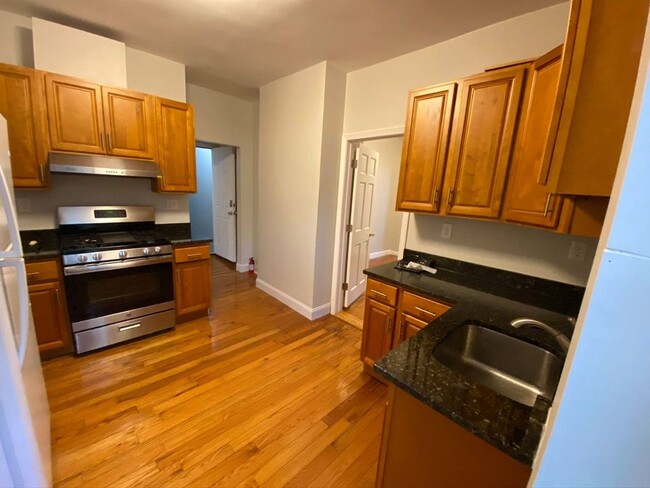 42 Waugh St, Unit #2