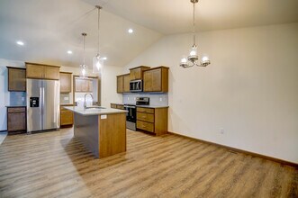 440 Odyssey Ct in Oregon, WI - Building Photo - Building Photo