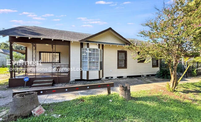 property at 1302 Ryon St