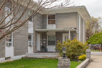 63 Titus Ave in Staten Island, NY - Foto de edificio - Building Photo