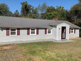 103 Quarry Ln in Concord, VA - Building Photo