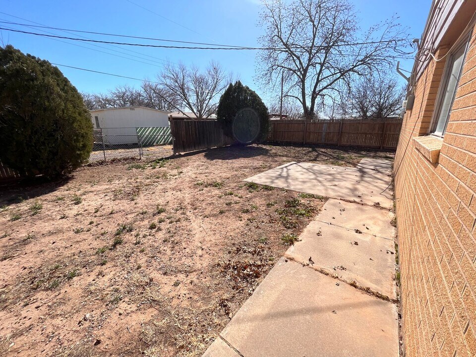 3105 Radcliff Dr in Roswell, NM - Building Photo