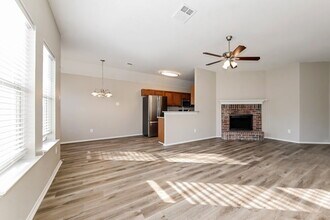 1326 Misty Dr in Midlothian, TX - Foto de edificio - Building Photo