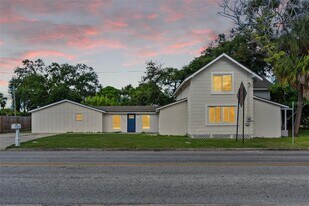 2201 50th Ave N in St. Petersburg, FL - Building Photo