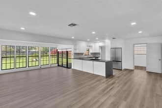 418 S 57th Way in Hollywood, FL - Foto de edificio - Building Photo