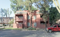 Building Photo - Stoneybrook Apartamentos in Modesto, California