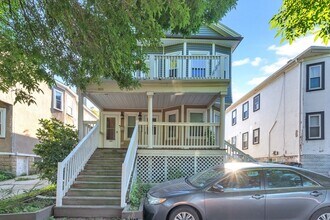 299 Alewife Brook Pky, Unit 301 in Somerville, MA - Foto de edificio - Building Photo