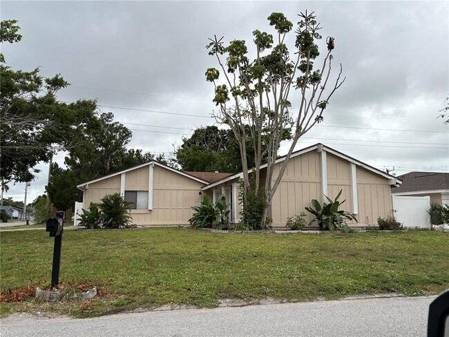 104 53rd St NW in Bradenton, FL - Building Photo - Building Photo