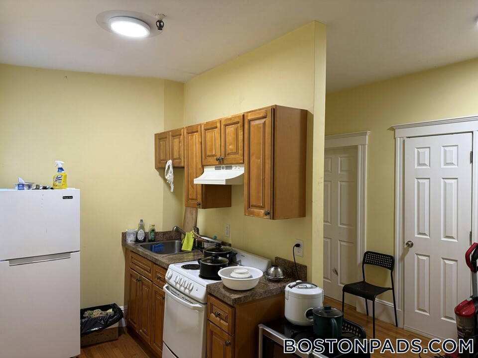 55 Park Dr, Unit 2 in Boston, MA - Foto de edificio