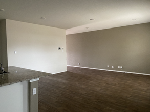 1309 Brown Pelican Wy in San Antonio, TX - Foto de edificio - Building Photo