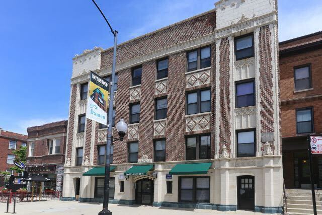 property at 4856 N Damen Ave