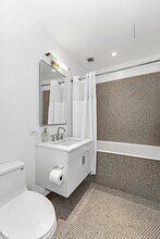 300 E 79th St in New York, NY - Building Photo - Building Photo