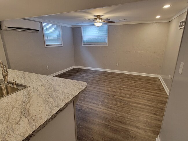 812 W 25th St in Lawrence, KS - Building Photo - Building Photo