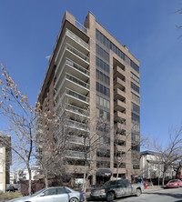 Bristol Manor in Calgary, AB - Building Photo - Building Photo