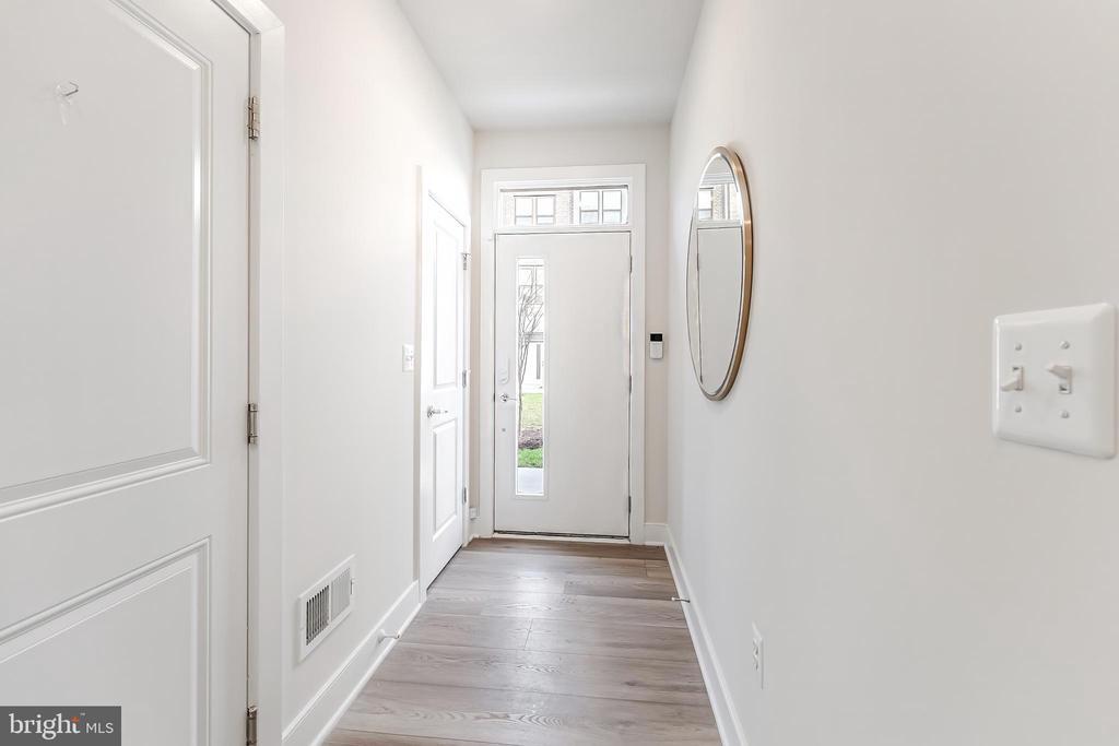 12742 Verdant Wy in Reston, VA - Building Photo