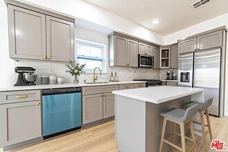 5434-5434 Romaine St in Los Angeles, CA - Building Photo - Building Photo