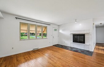 902 Brentford Dr in Columbus, OH - Building Photo - Building Photo