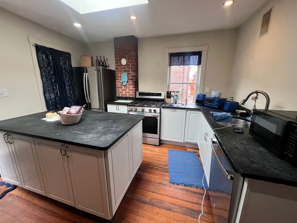 143 Highland St in Boston, MA - Building Photo