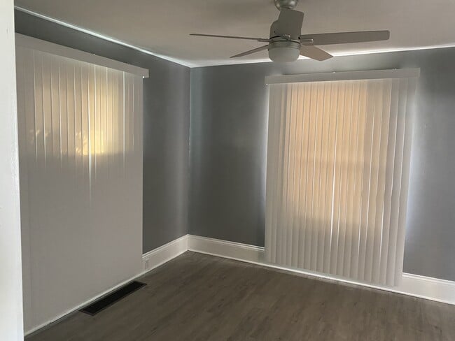 property at 712 Shorb Ave NW