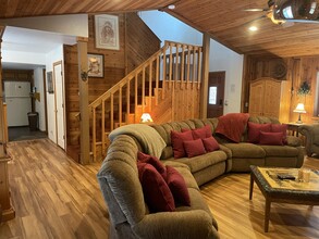 42621 Falcon Ave in Big Bear Lake, CA - Building Photo - Building Photo