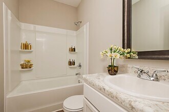 1192 Black Oak Cir in Clarksville, TN - Foto de edificio - Building Photo