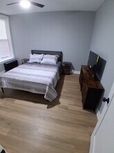 3422 W Dickens Ave, Unit 2 in Chicago, IL - Foto de edificio - Building Photo