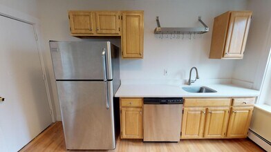 376 Washington St in Boston, MA - Building Photo - Building Photo
