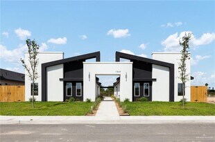 19 S 25th St in McAllen, TX - Building Photo