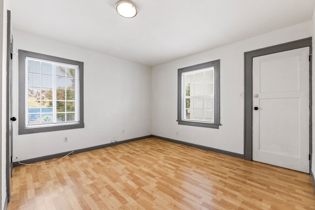 1339 S Sycamore Ave in Los Angeles, CA - Foto de edificio - Building Photo