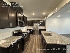 5043 Arkose Dr in Raleigh, NC - Building Photo - Building Photo