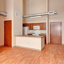 Moline Enterprise Lofts in Moline, IL - Foto de edificio - Building Photo