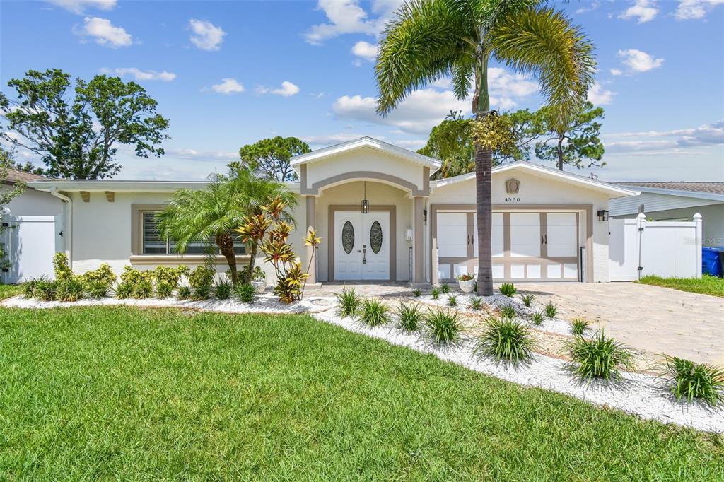 4500 Helena St NE in St. Petersburg, FL - Building Photo