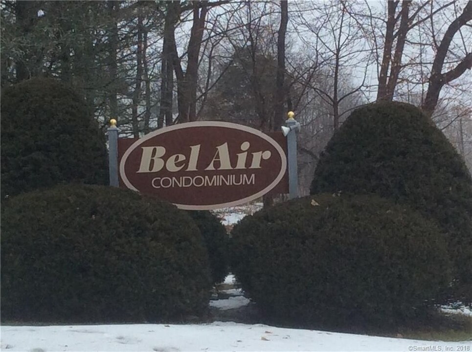 77 Belair Dr, Unit 77 in New Milford, CT - Foto de edificio