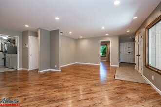 901 Heatherstone Way in Mountain View, CA - Building Photo - Building Photo