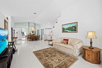 9650 Harbour Lake Cir in Boynton Beach, FL - Building Photo - Building Photo
