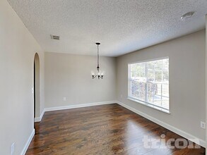 13561 Linden Dr in Spring Hill, FL - Building Photo - Building Photo