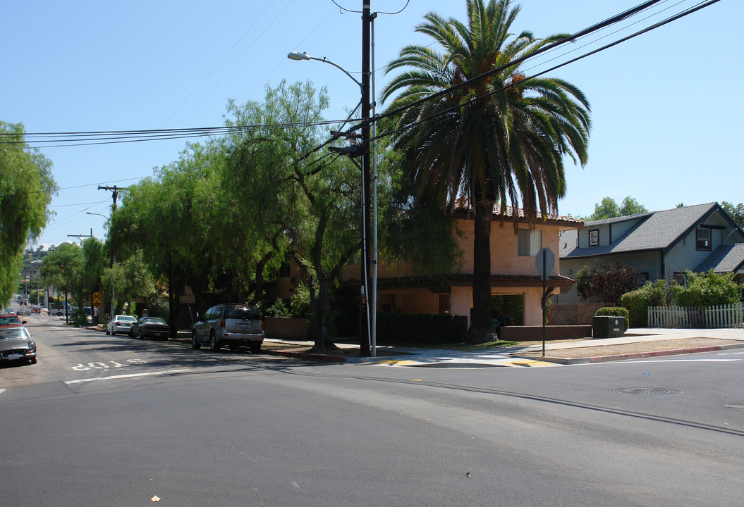 8209 Lemon Ave in La Mesa, CA - Building Photo